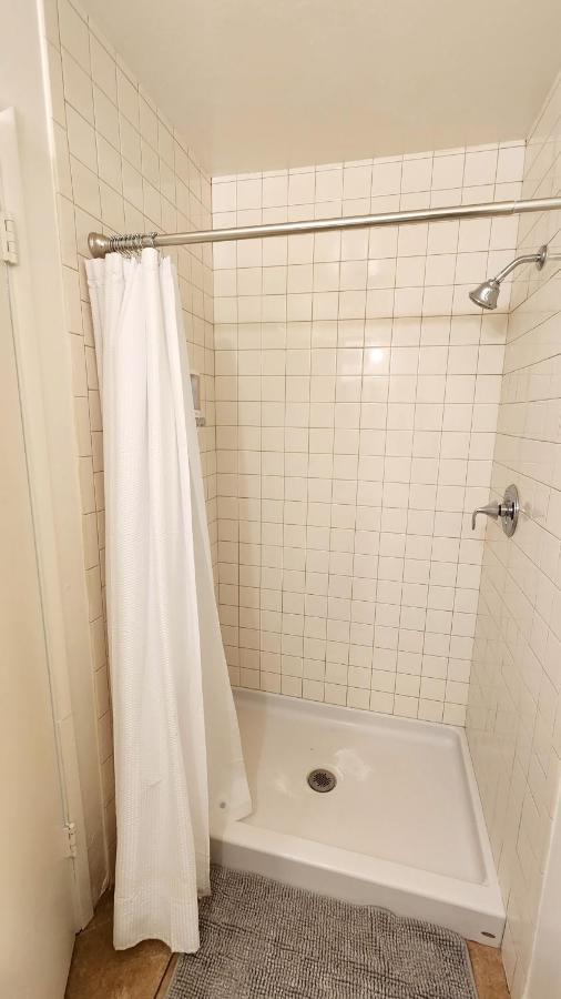 Centrally Located, 4X Queen, 300 Mbps Internet With Backyard! Hemet Luaran gambar