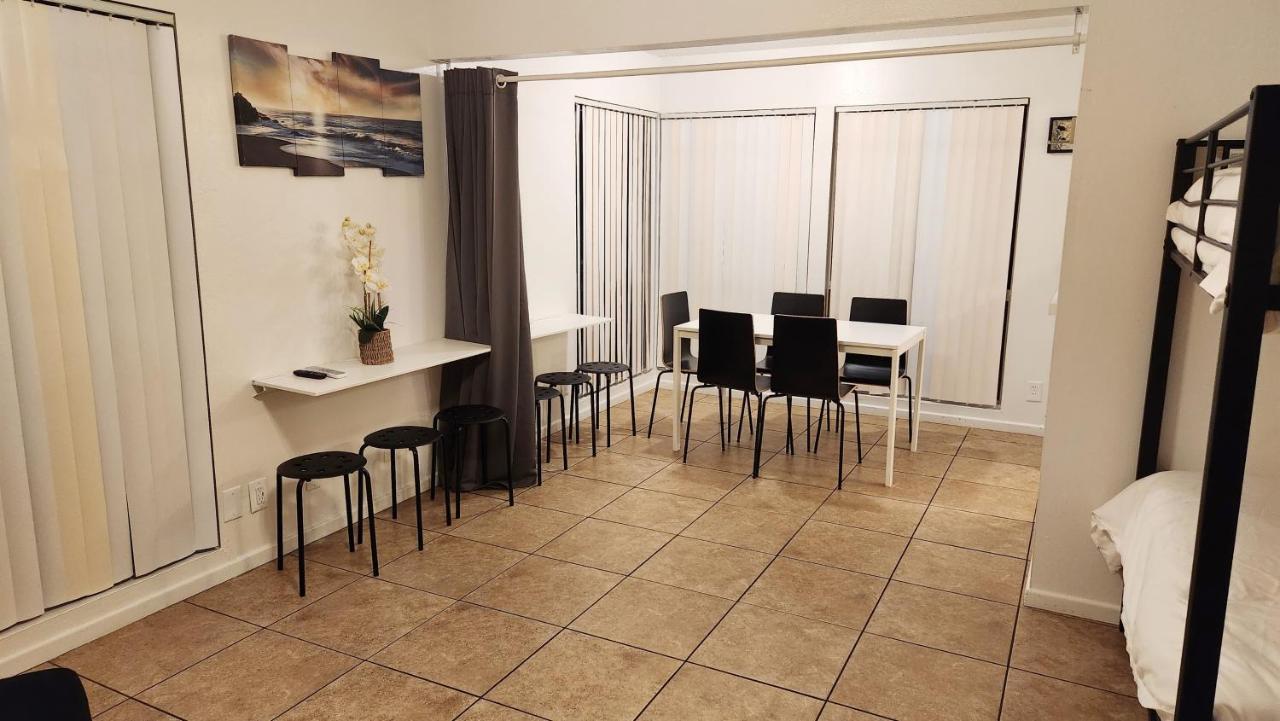Centrally Located, 4X Queen, 300 Mbps Internet With Backyard! Hemet Luaran gambar