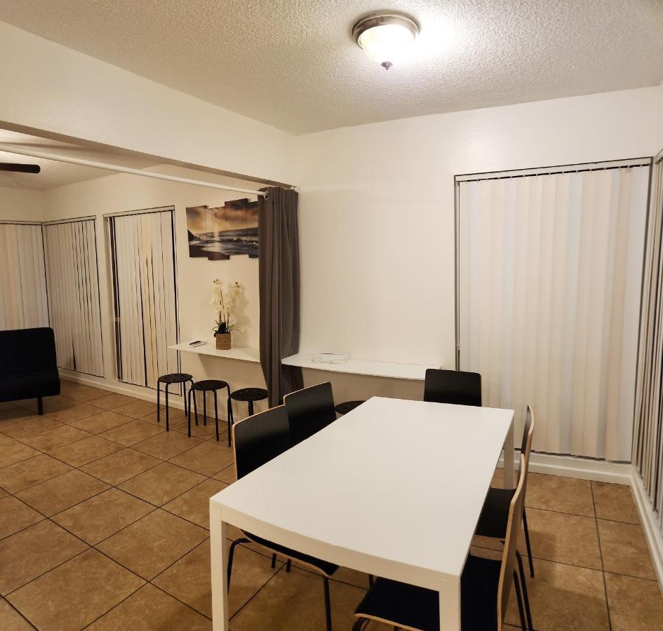 Centrally Located, 4X Queen, 300 Mbps Internet With Backyard! Hemet Luaran gambar