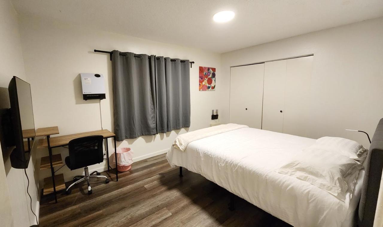 Centrally Located, 4X Queen, 300 Mbps Internet With Backyard! Hemet Luaran gambar